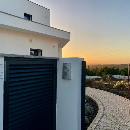 Ikigai Bed and Breakfast Carvalhal (Leiria)